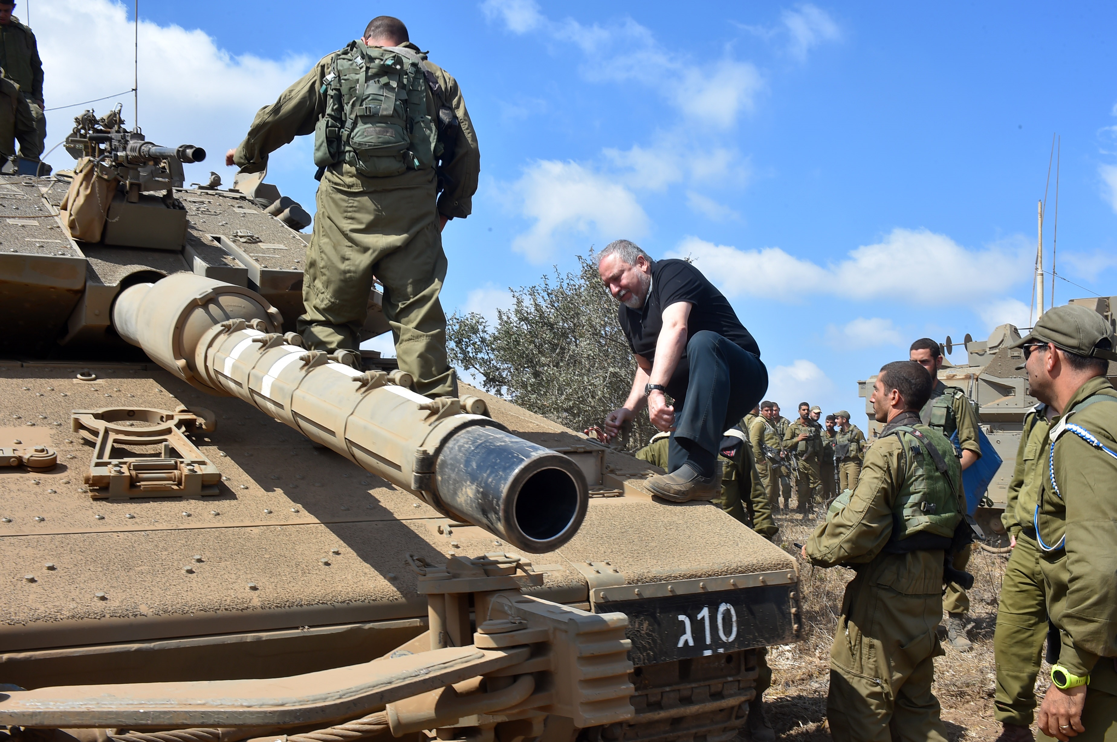 ליברמן חשף: שיעורי הגיוס לשריון קפצו פי שלושה