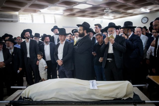 גלריה: מסע הלוויה של הרב אהרון מונסונגו זצ"ל