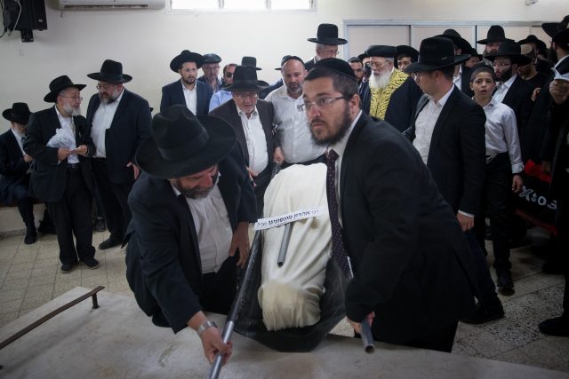 גלריה: מסע הלוויה של הרב אהרון מונסונגו זצ"ל