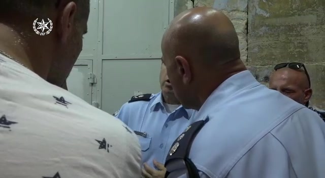 פיגוע דקירה שער שכם