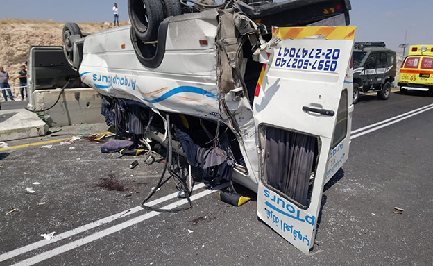 הרוג ופצועים בהתהפכות מיניבוס סמוך ליישוב 'קידר'