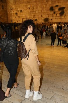 מרגש: כך החליטו הסלבס להתחבר לאלול• צפו