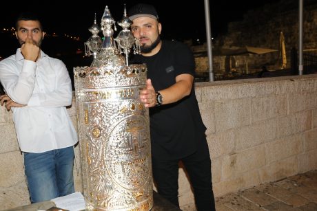 מרגש: כך החליטו הסלבס להתחבר לאלול• צפו