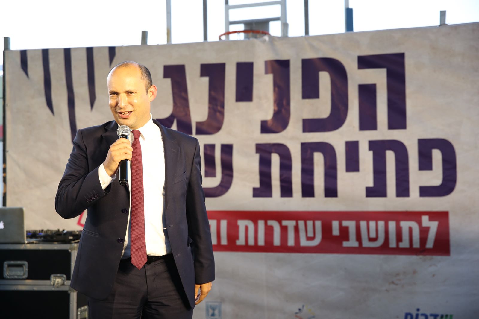 מסר לאויב • בנט בשדרות: "את רוח העיר לא תוכלו לשבור"