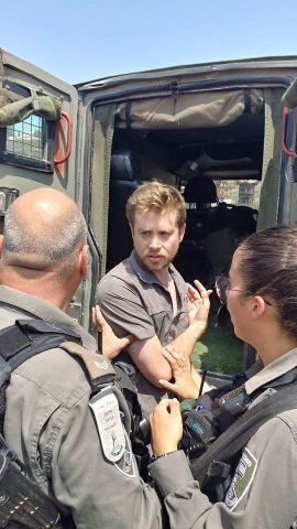 גבריהו עוכב לאחר שיצר מהומה בכניסה למצפה יאיר (קרדיט: תעאיוש)