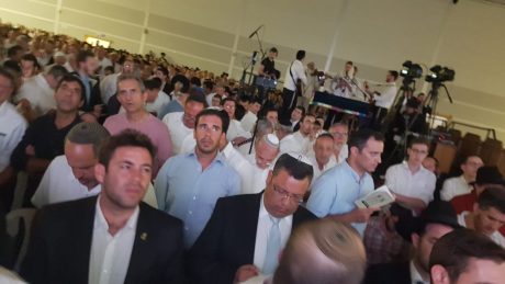 גלריה: האיחוד המרגש בסליחות עם יצחק מאיר