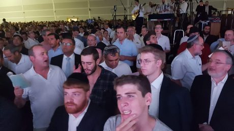 גלריה: האיחוד המרגש בסליחות עם יצחק מאיר