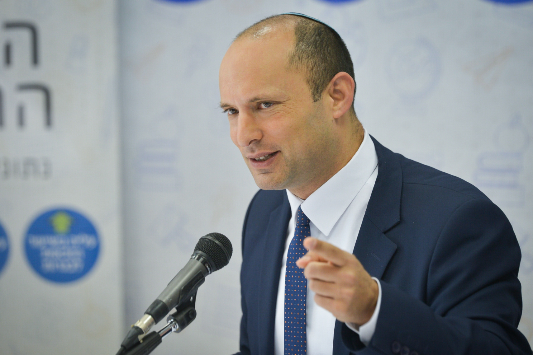 בנט מפריך את הנתונים שפורסמו בתקשורת: "פייק"