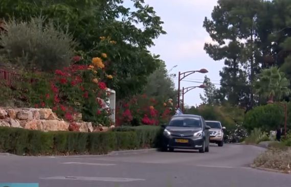 מזעזע • הקיבוצים שנלחמים בבתי הכנסת. צפו
