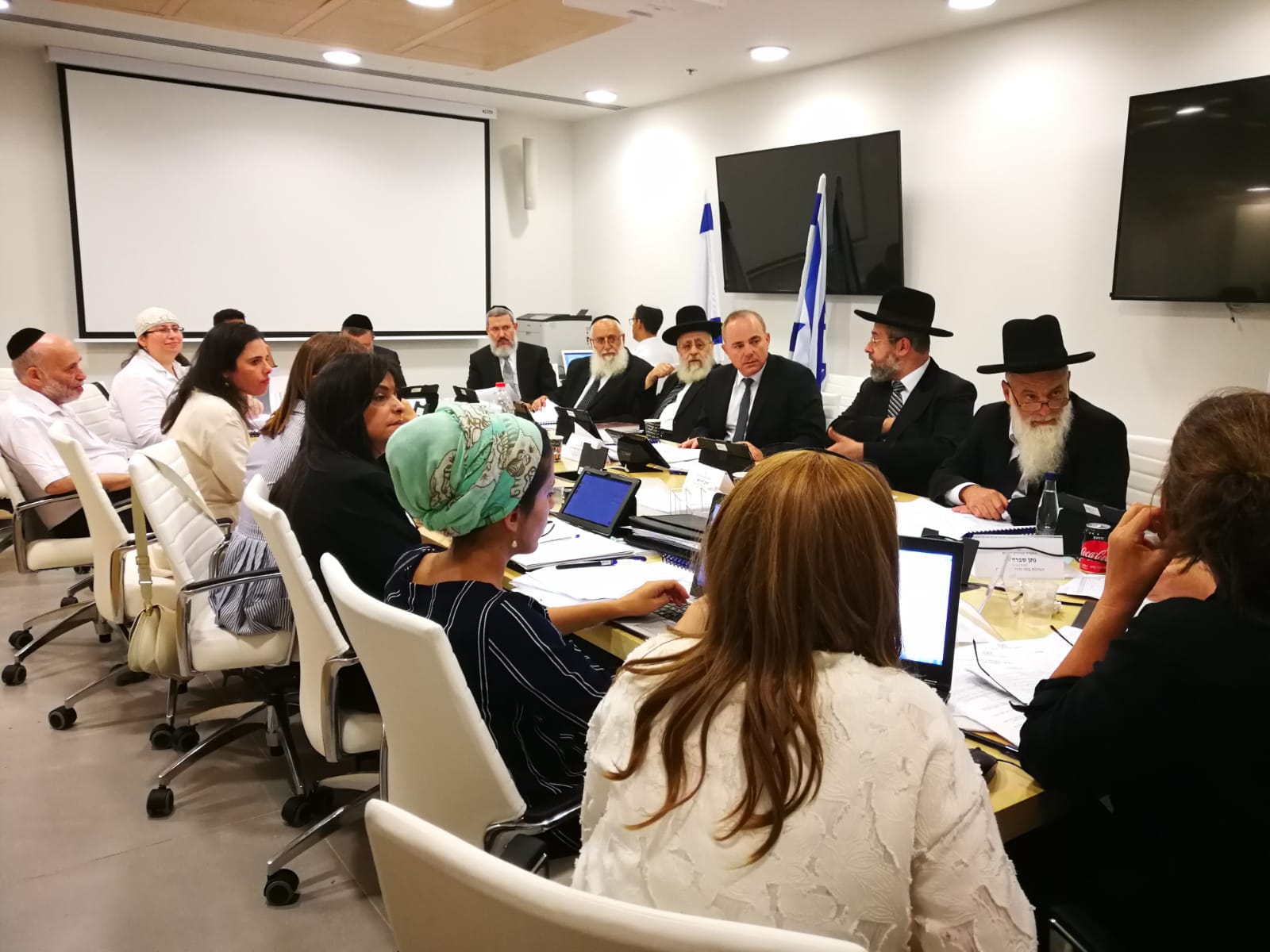 מינוי הדיינים החדשים: מתקפות וברכות במגזר