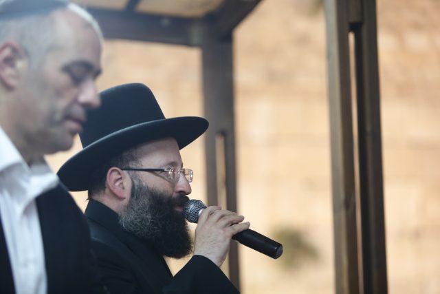 רגע לפני יום כיפור: המונים בסליחות בכותל • גלריה