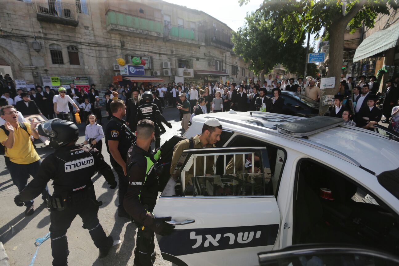 נהג שנכנס בטעות למאה שערים בשבת – הותקף ותקף