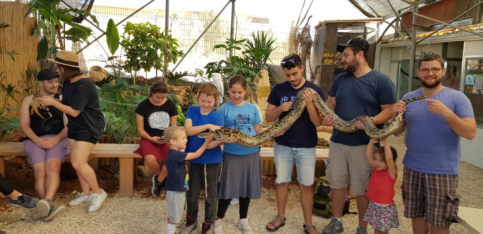 כבר ביום הראשון: אלפים גדשו את אתרי גוש עציון