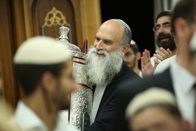 תיעוד: הקפות שניות בישיבת מצפה יריחו. צפו
