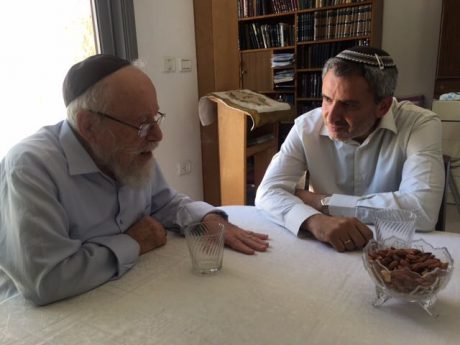 בעקבות השמועות, הרב דב ליאור במסר לאלקין