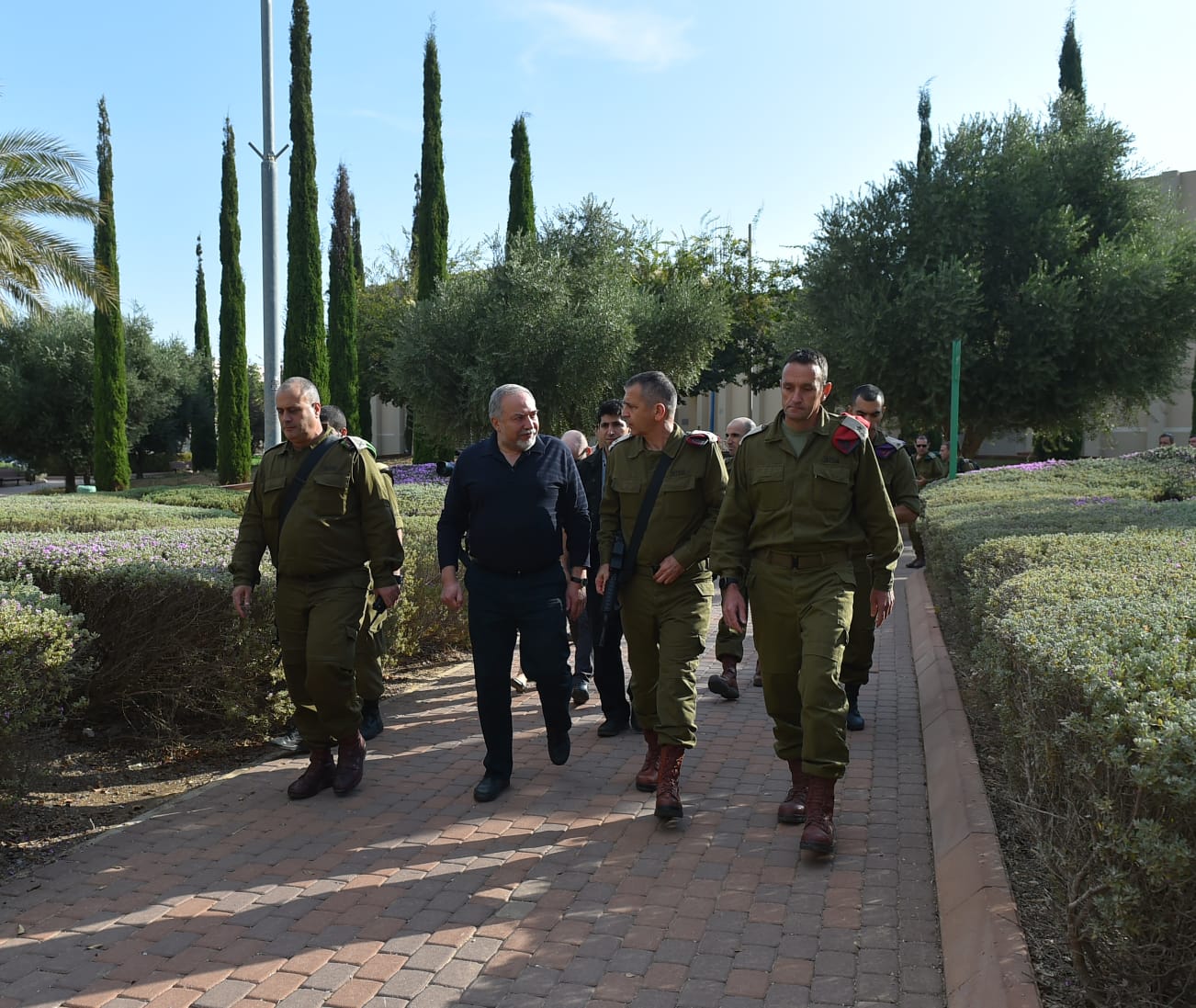 ליברמן לקבינט: "חובה להנחית מכה קשה על חמאס"