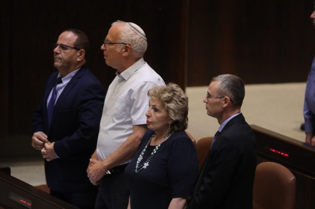 שרי הממשלה בישיבת הזיכרון