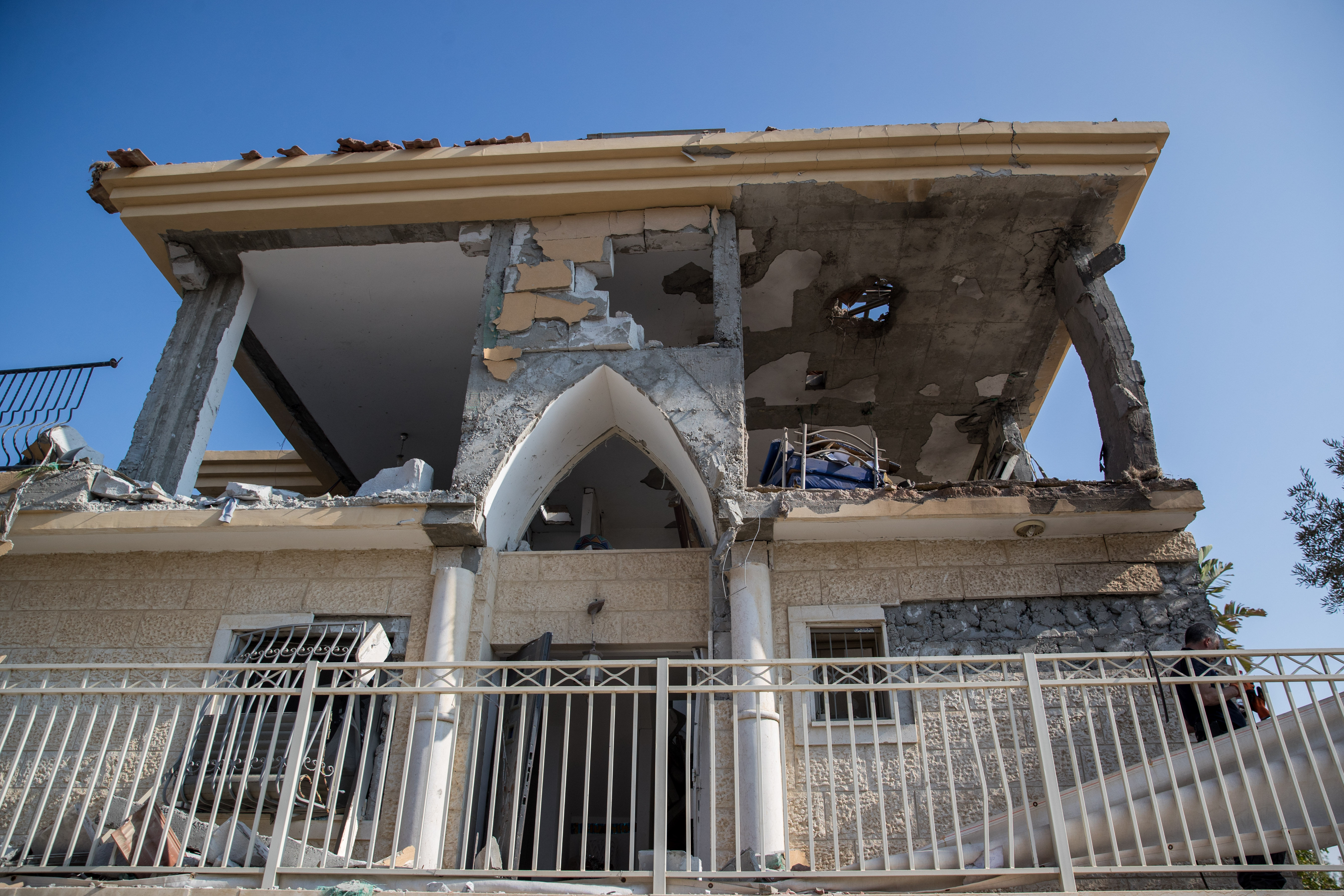 הקבינט התכנס: האם ישראל 'תכיל' את הירי לבאר שבע?