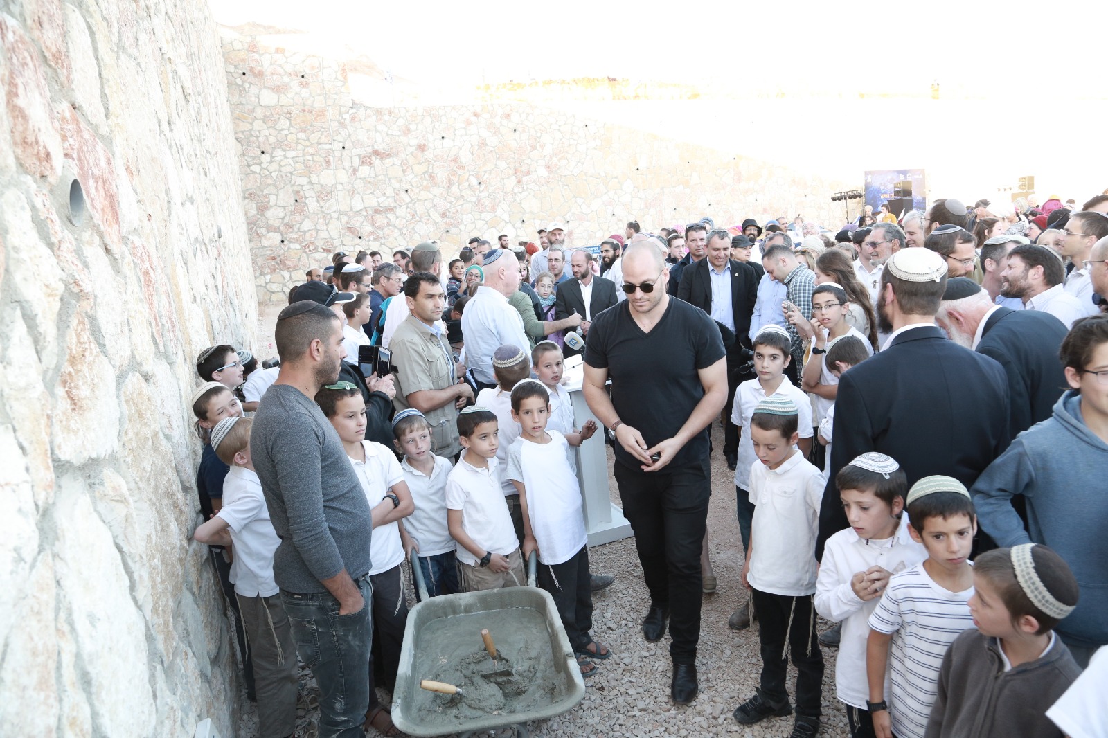 "יום חג ליישוב": הונחה אבן הפינה לשכונת הקבע במגרון