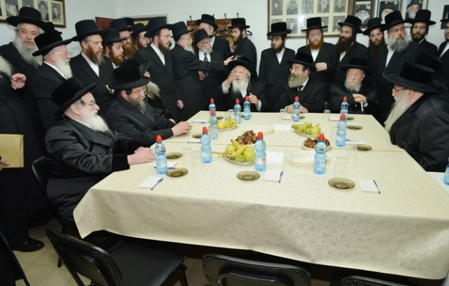 לא תומכים בליאון• החסידים החליטו: 'שב ואל תעשה'
