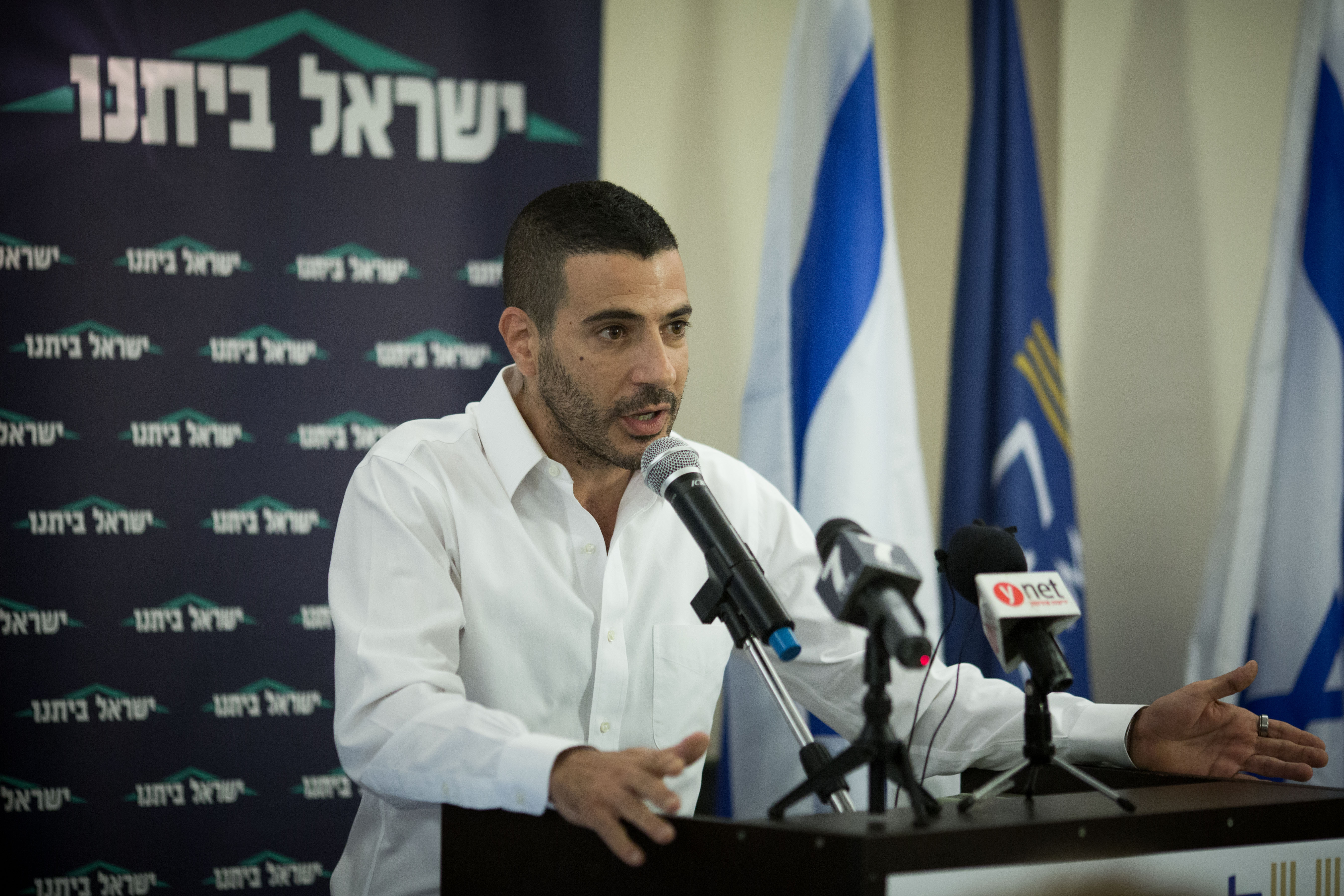 שרון גל על ליברמן: "אפס מאופס, רמבו צעצוע״