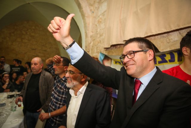 הזוכה בצפת שוקי אוחנה.