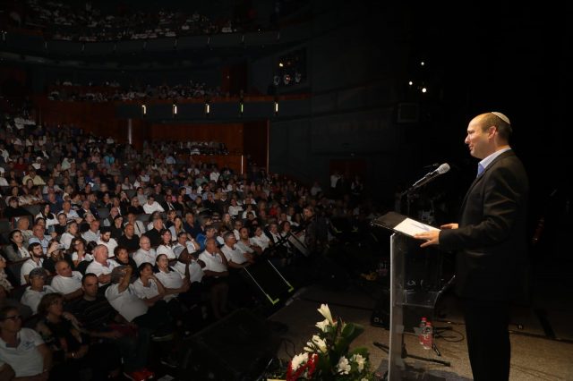בנט: "המוסר של צה"ל צריך להיקבע ע"י המפקדים"