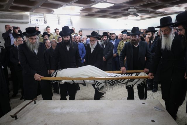 "ילד קדוש, כולך אהבה, כולך נתינה, כולך נשמה"