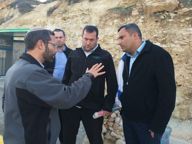 דוידי עם ראשי הרשויות. באדיבות המצלם