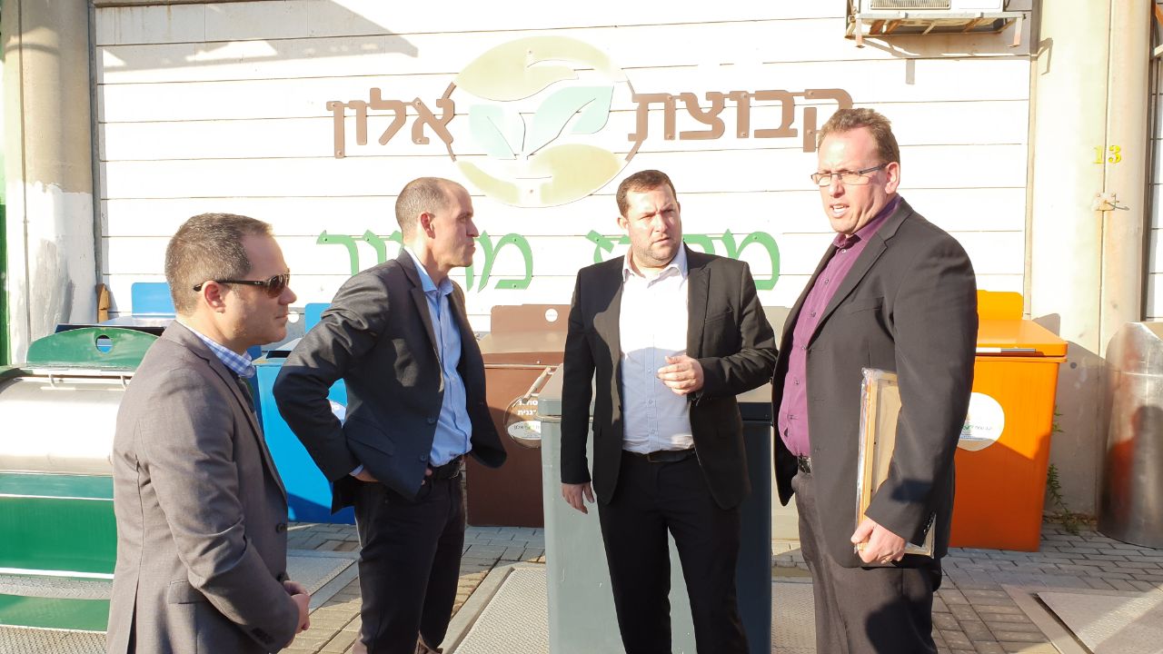 כבר לא בחרם: סגן נשיא Airbnb הגיע לביקור בשומרון