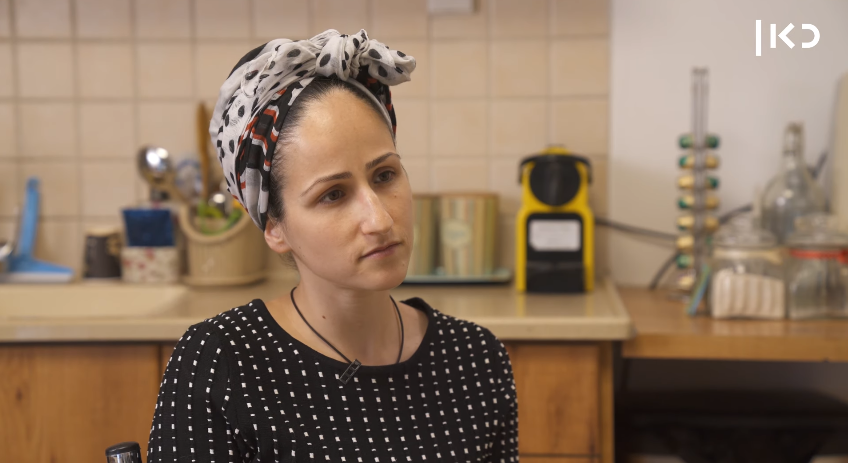 צפו: בעלי עם קעקועים ואני דתייה עם מטפחת