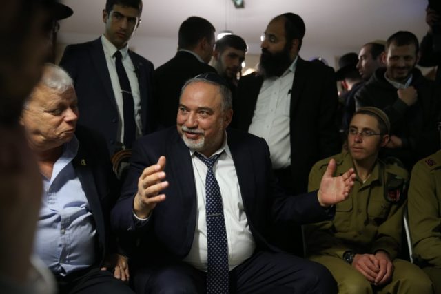 בניחום אבלים