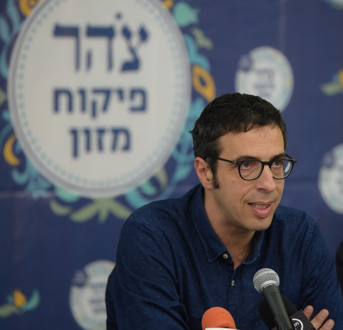 הנתונים: "בוחרים בכשרות רבנות,לא בארגונים פרטיים"