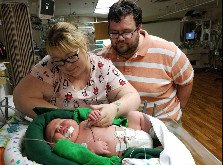 העיקר הבריאות: תינוק ענק נולד במשקל 7 ק"ג