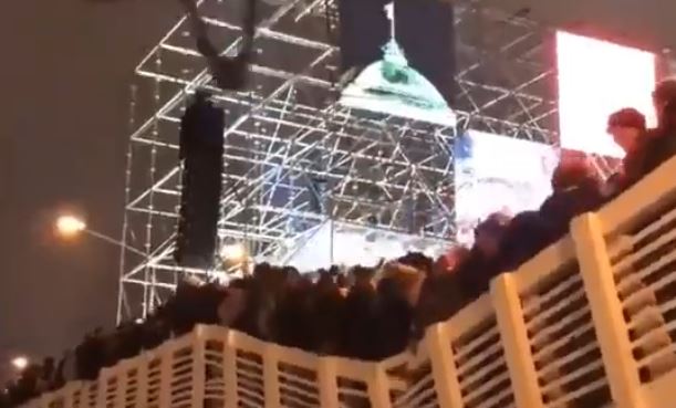 קשה לצפייה: עשרות פצועים בקריסת גשר ברוסיה