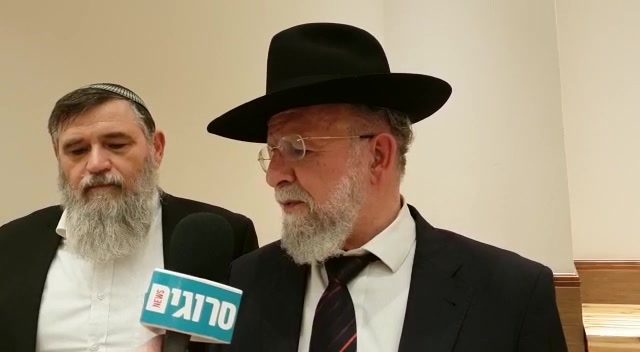 סבתו