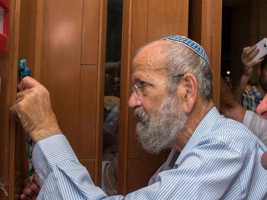 הוא היה איתנו שם, בחולות. פרידה מהרב אלישע זצ"ל