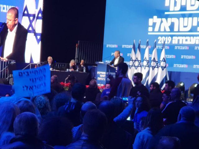 קריאות בוז במפלגת העבודה • כבל תוקף: "גבאי שקרן"