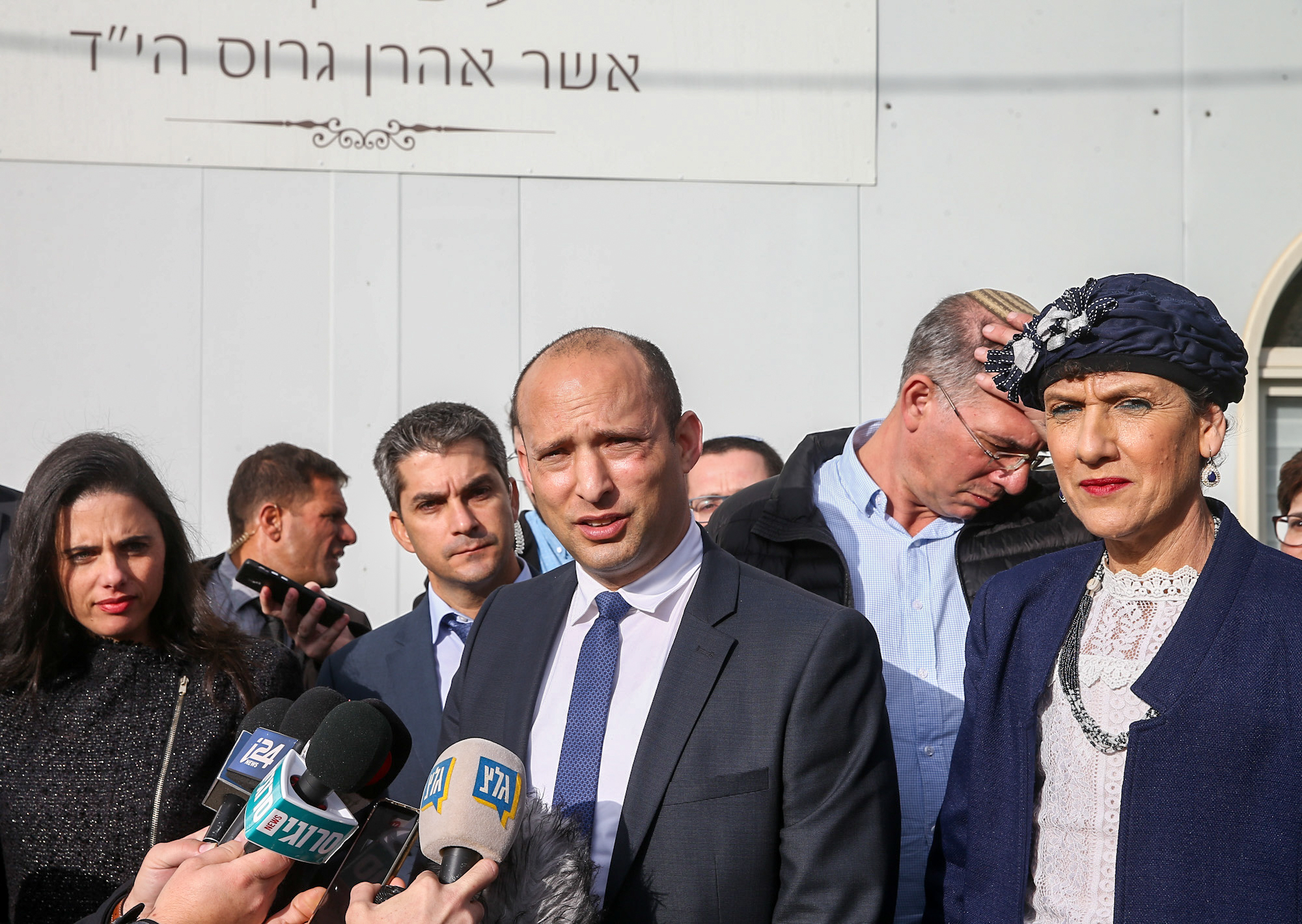 שתיקה רועמת: למה בנט ושקד לא מדברים?