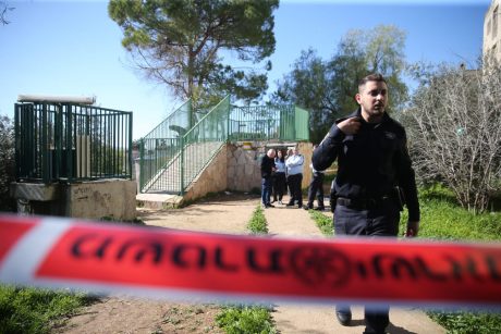 המומים וכואבים: תיעוד חילול בית הכנסת בירושלים