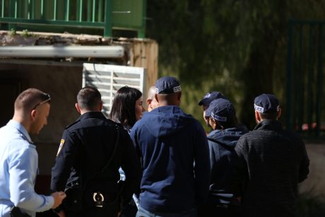 המומים וכואבים: תיעוד חילול בית הכנסת בירושלים