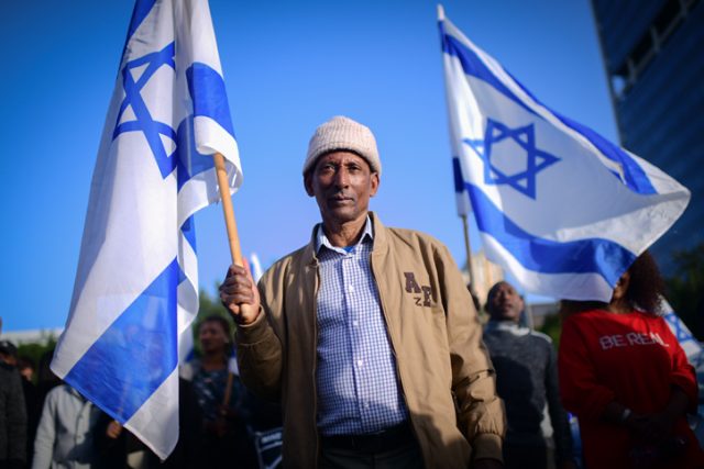 מחאת יוצאי אתיופיה: אלפים חסמו את נתיבי איילון