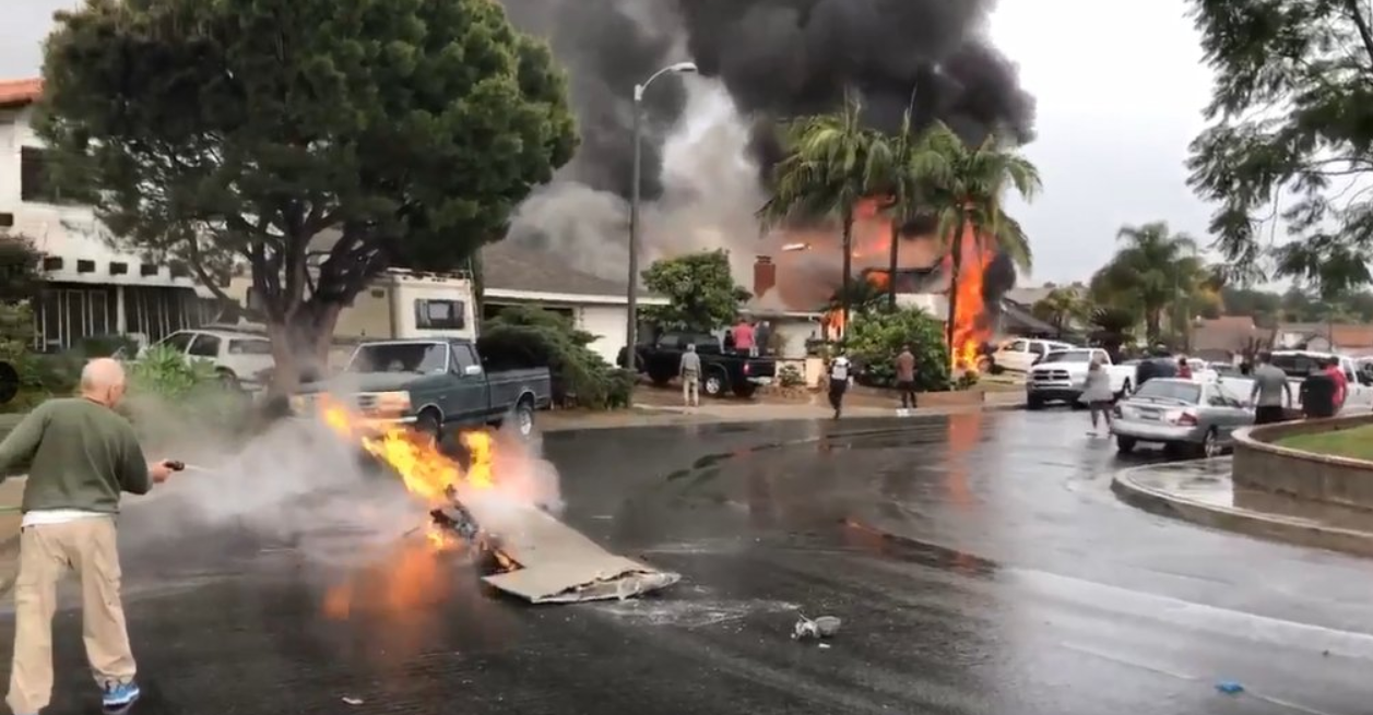 ארה"ב: מטוס התרסק לתוך בית פרטי, 5 הרוגים במקום