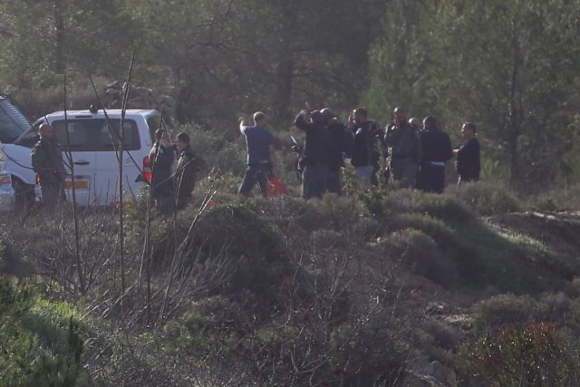 כוחות שב"כ ומשטרה במקום מציאת הגופה