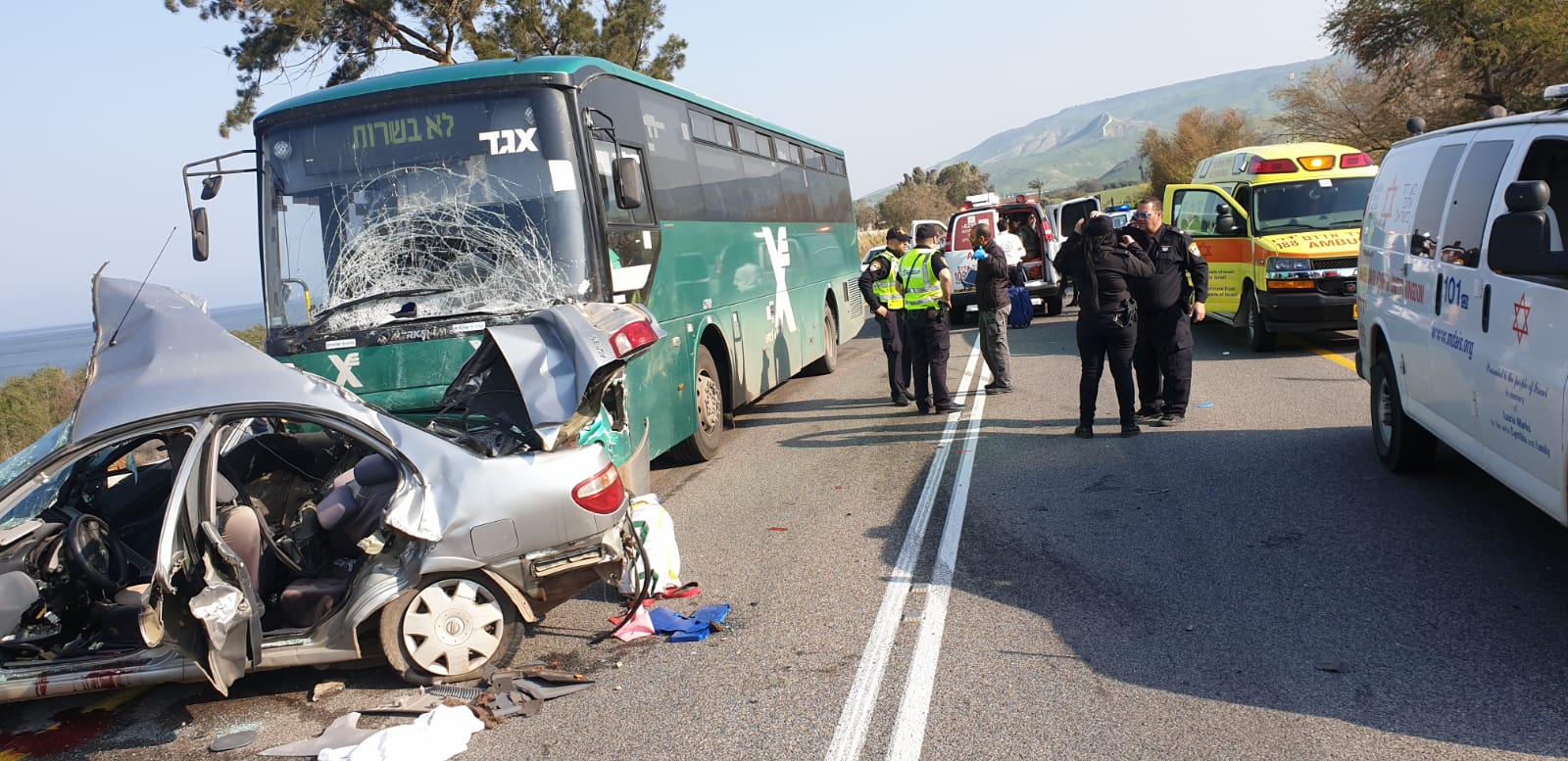 הרוגה ושבעה פצועים בהתנגשות בין רכב ואוטובוס