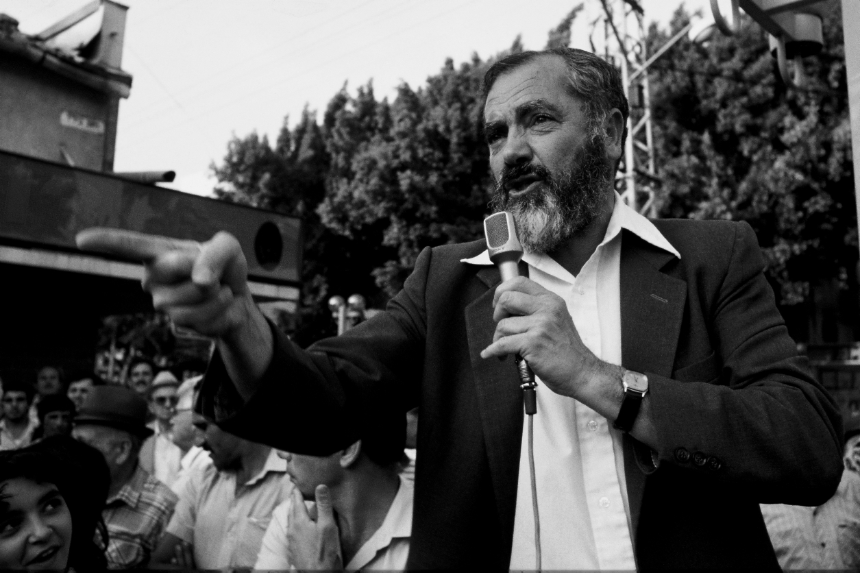שו"ת של הרב צבי יהודה על הרב כהנא והמפד"ל