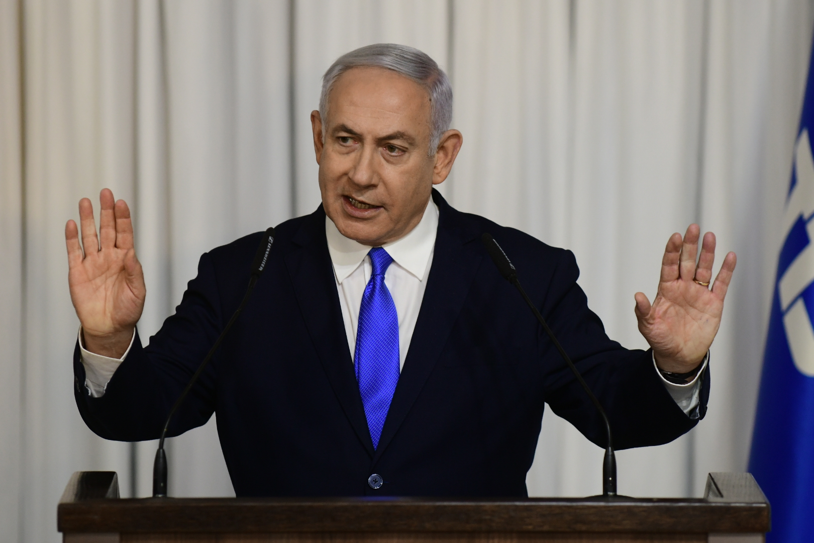 אחרי כתב אישום: נתניהו יצטרך לוותר על תיק הבטחון