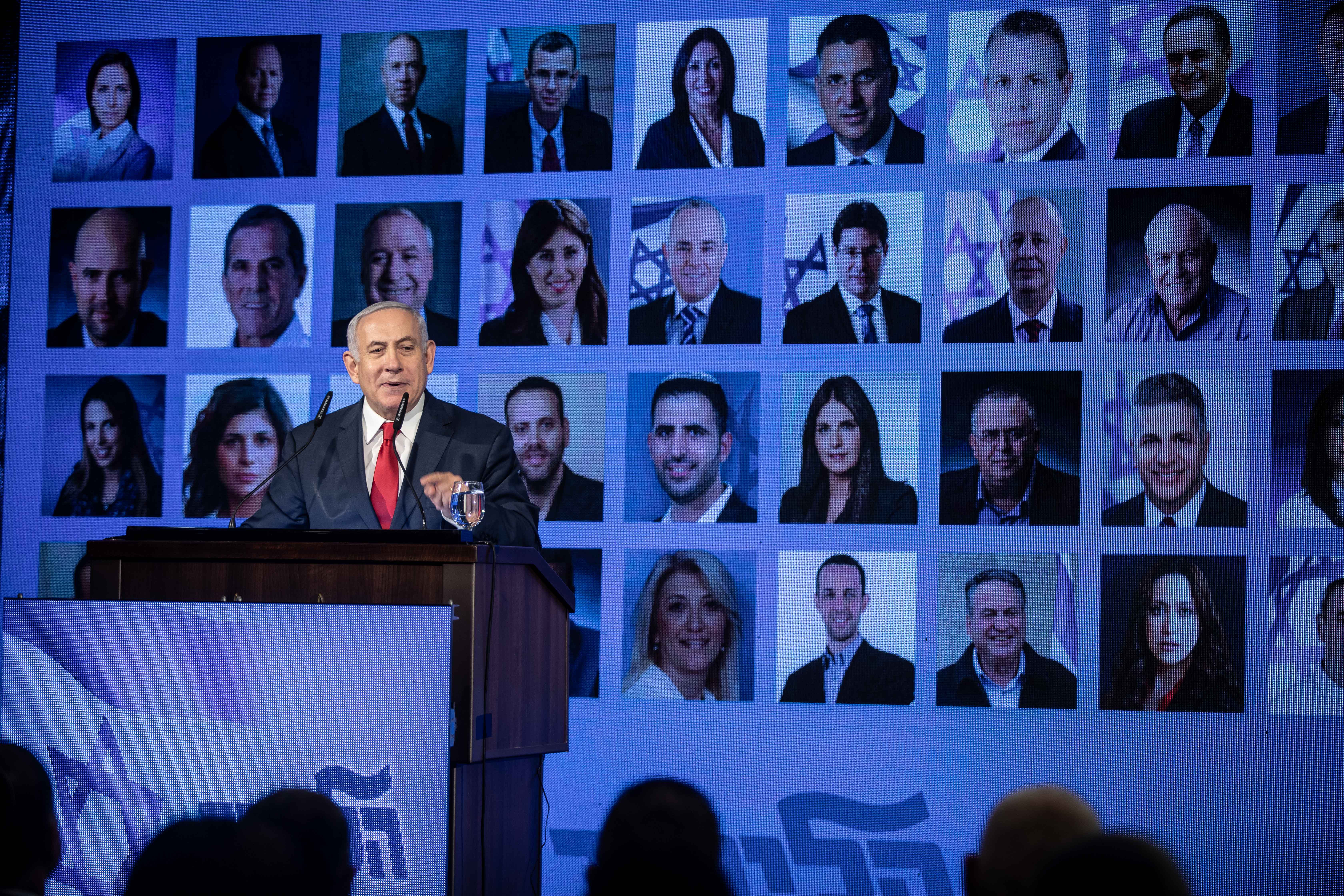 סקר: גנץ ולפיד ממשיכים להוביל, אך רוב לגוש הימין