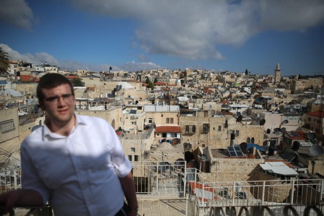 עיר עוטפת אור: גלריית פאר מהעיר העתיקה בירושלים