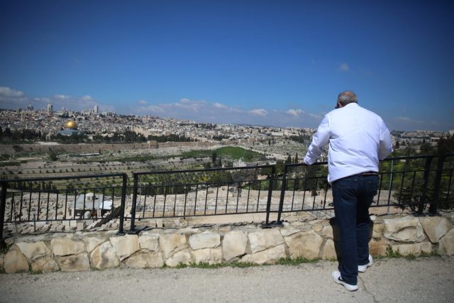 עיר עוטפת אור: גלריית פאר מהעיר העתיקה בירושלים